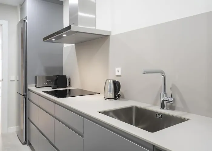 Апартаменти Spaces Deluxe Comfort Flat-monthly Сіджас